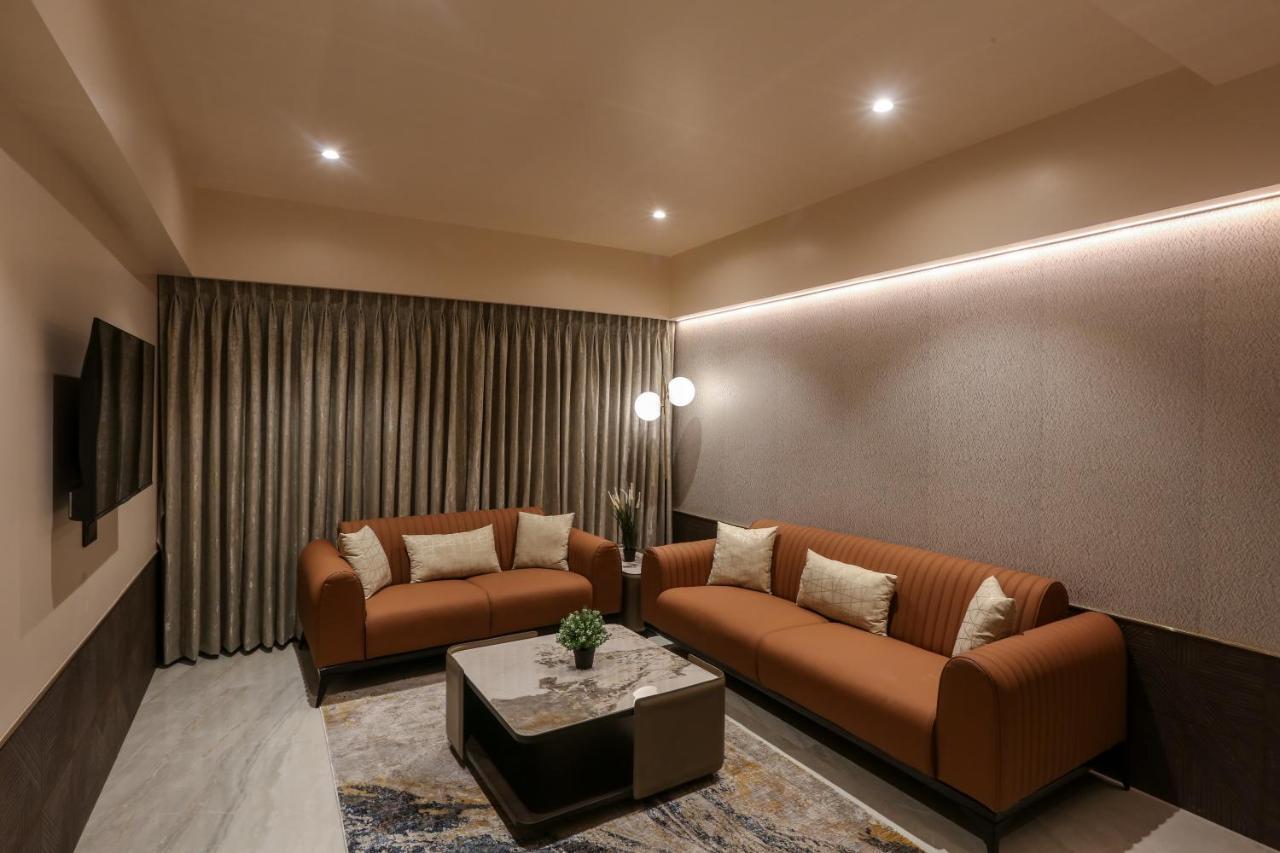 Hotel Corporate Navi Mumbai Bagian luar foto